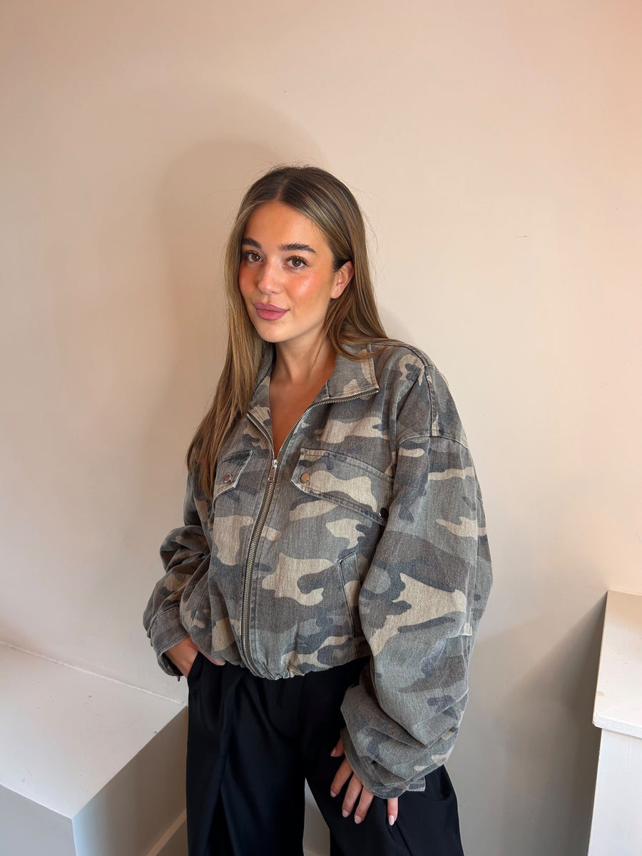 Camo bomber